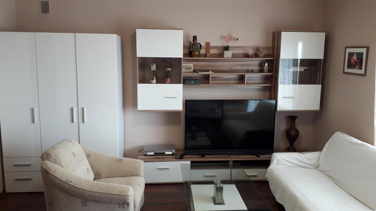 Apartments Svjeta Jadranovo Ngoại thất bức ảnh