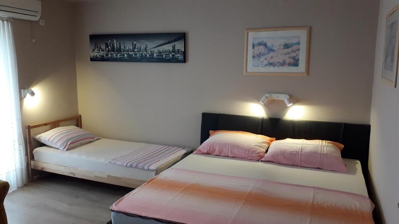 Apartments Svjeta Jadranovo Ngoại thất bức ảnh