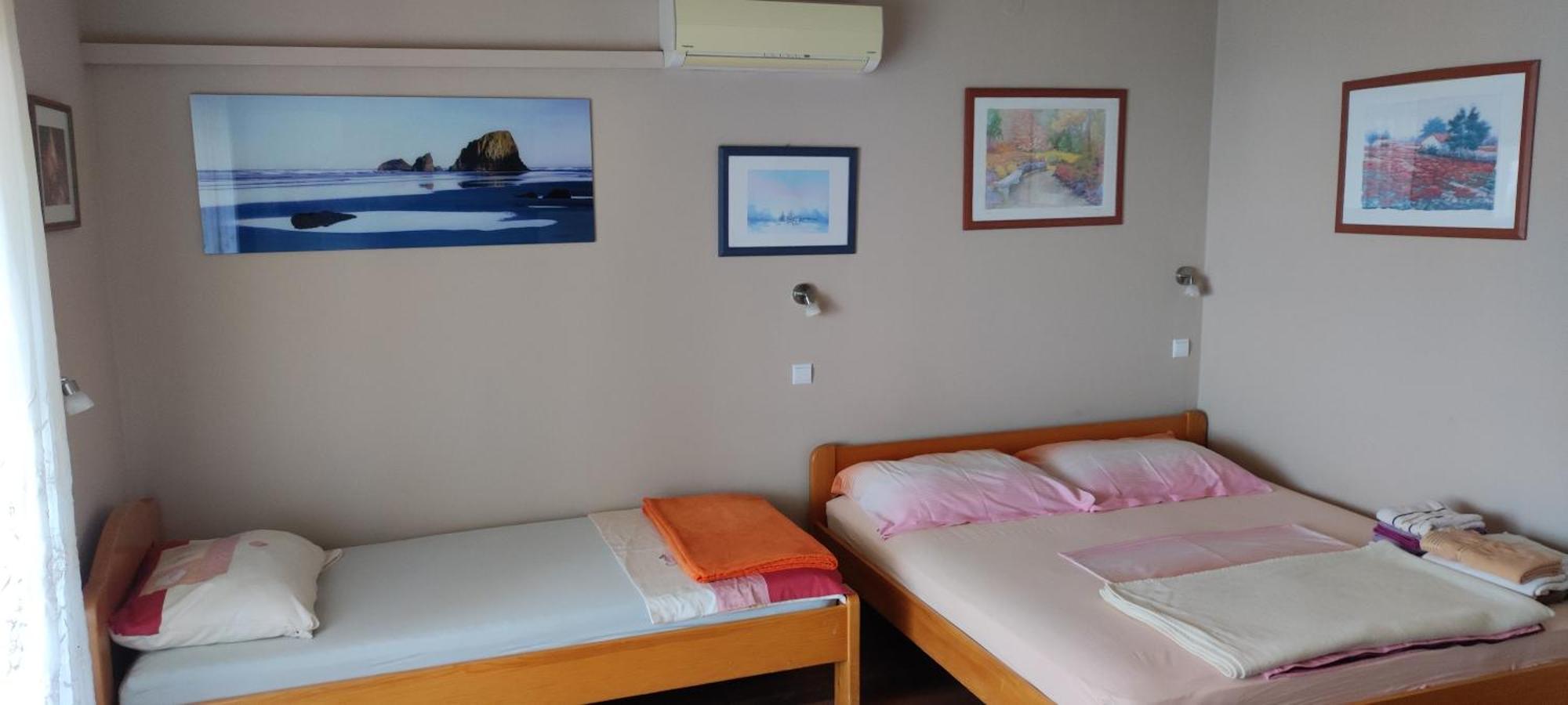 Apartments Svjeta Jadranovo Ngoại thất bức ảnh