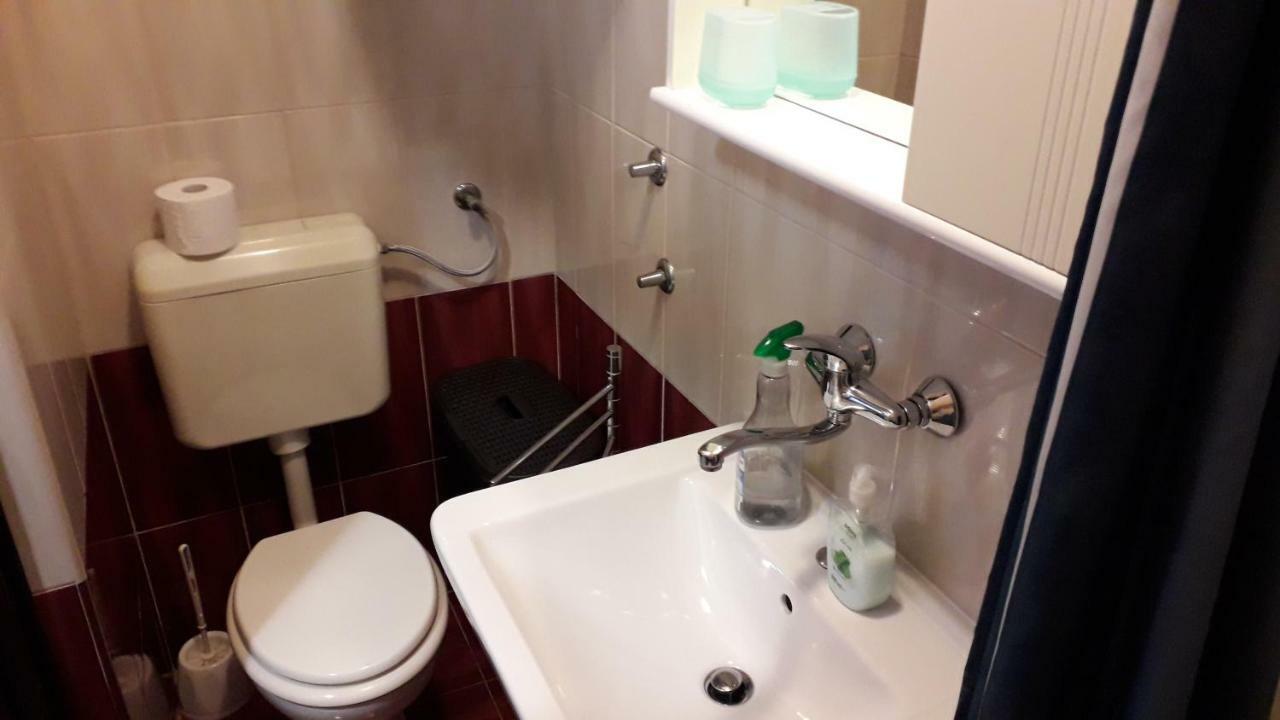 Apartments Svjeta Jadranovo Ngoại thất bức ảnh