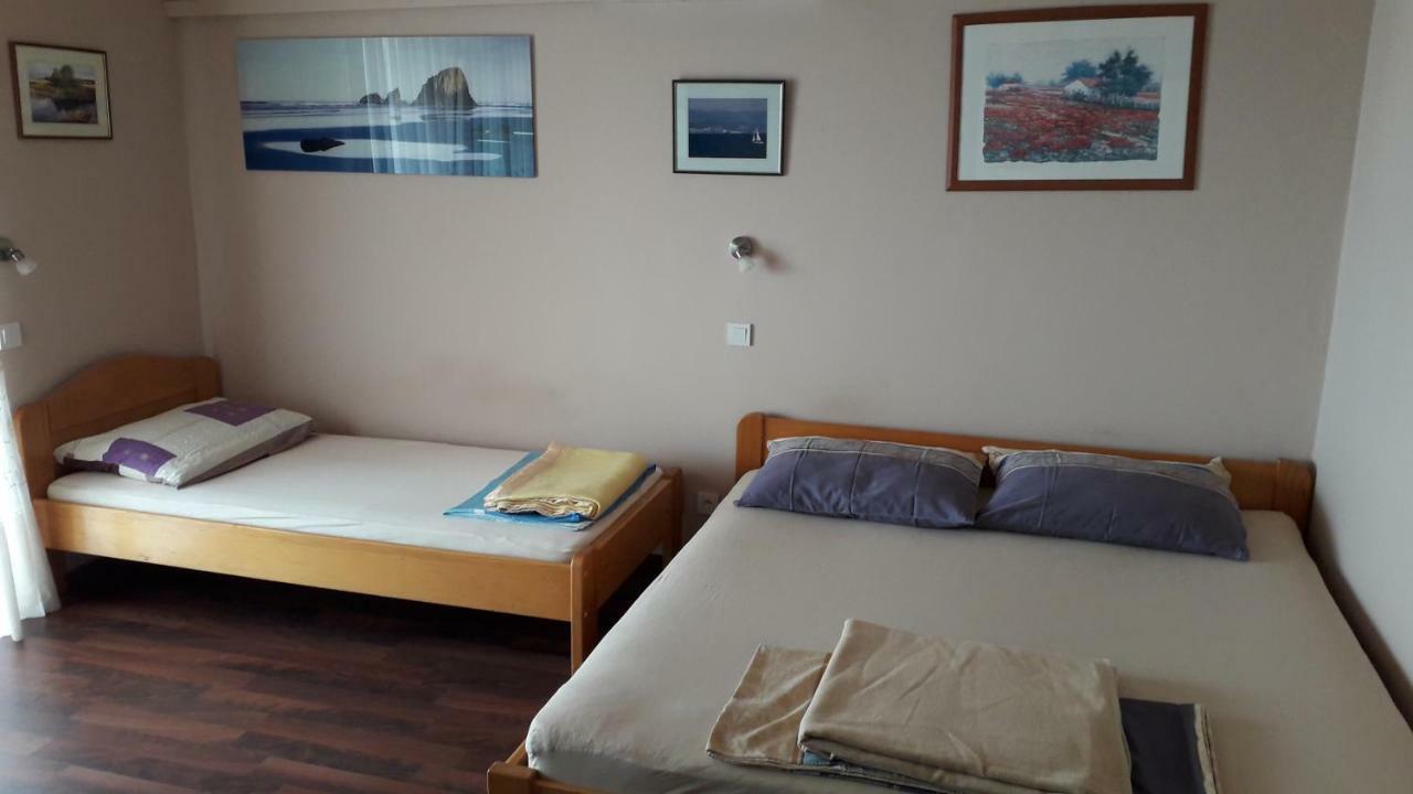 Apartments Svjeta Jadranovo Ngoại thất bức ảnh